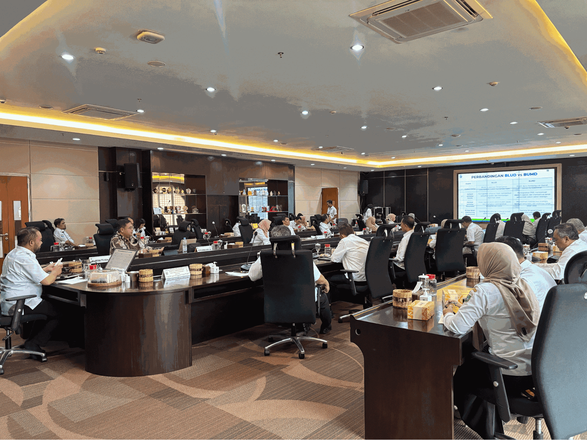 (Pemaparan materi oleh pakar BLUD, Bapak Tito. Sumber: Dokumentasi Syncore)