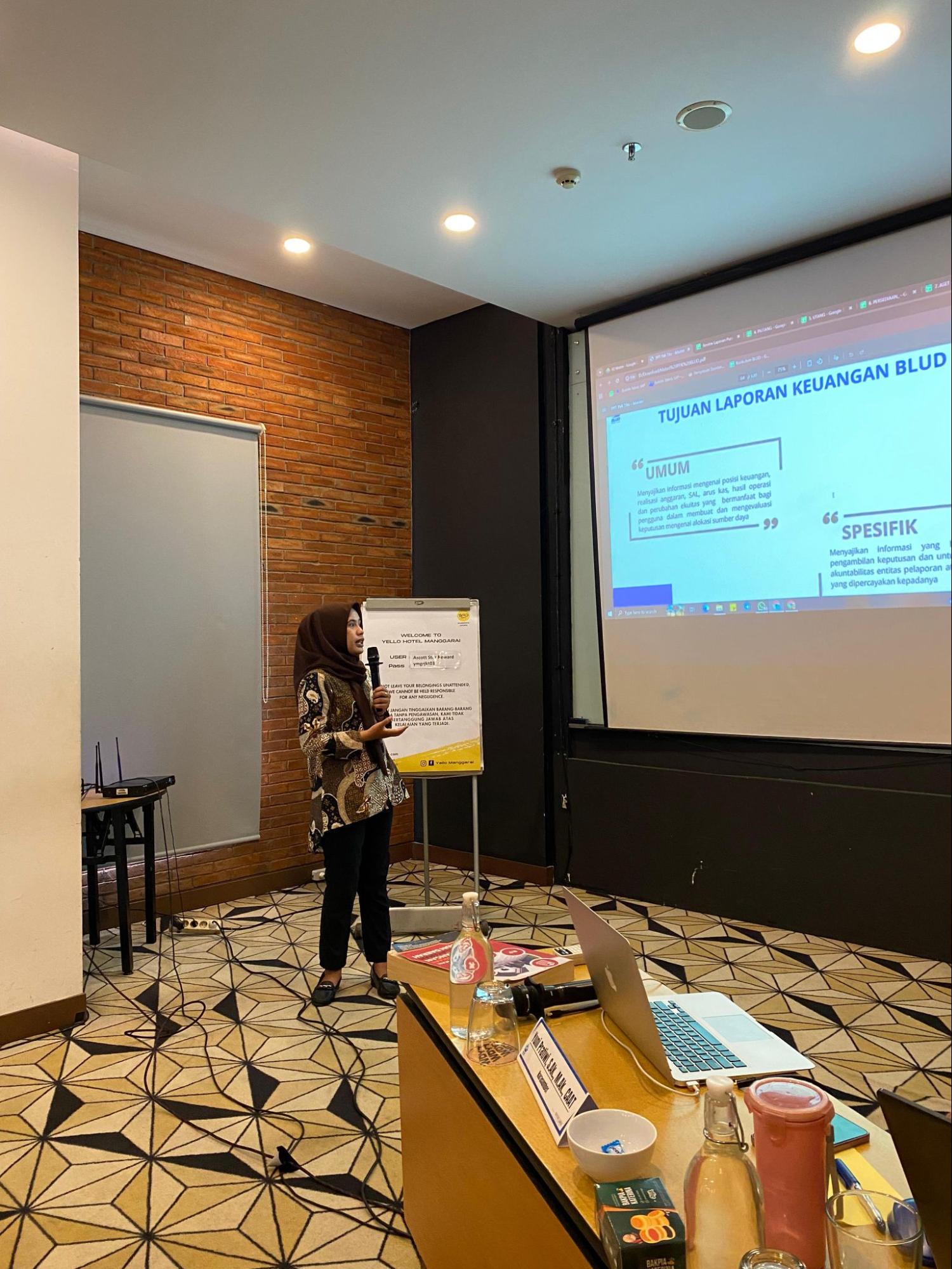 (Sesi penyampaian materi oleh narasumber. Sumber: Dokumentasi Kegiatan)